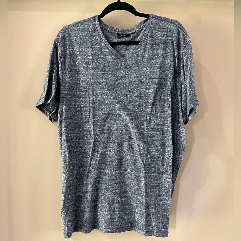 Marc Anthony Men’s XL V neck T-Shirt